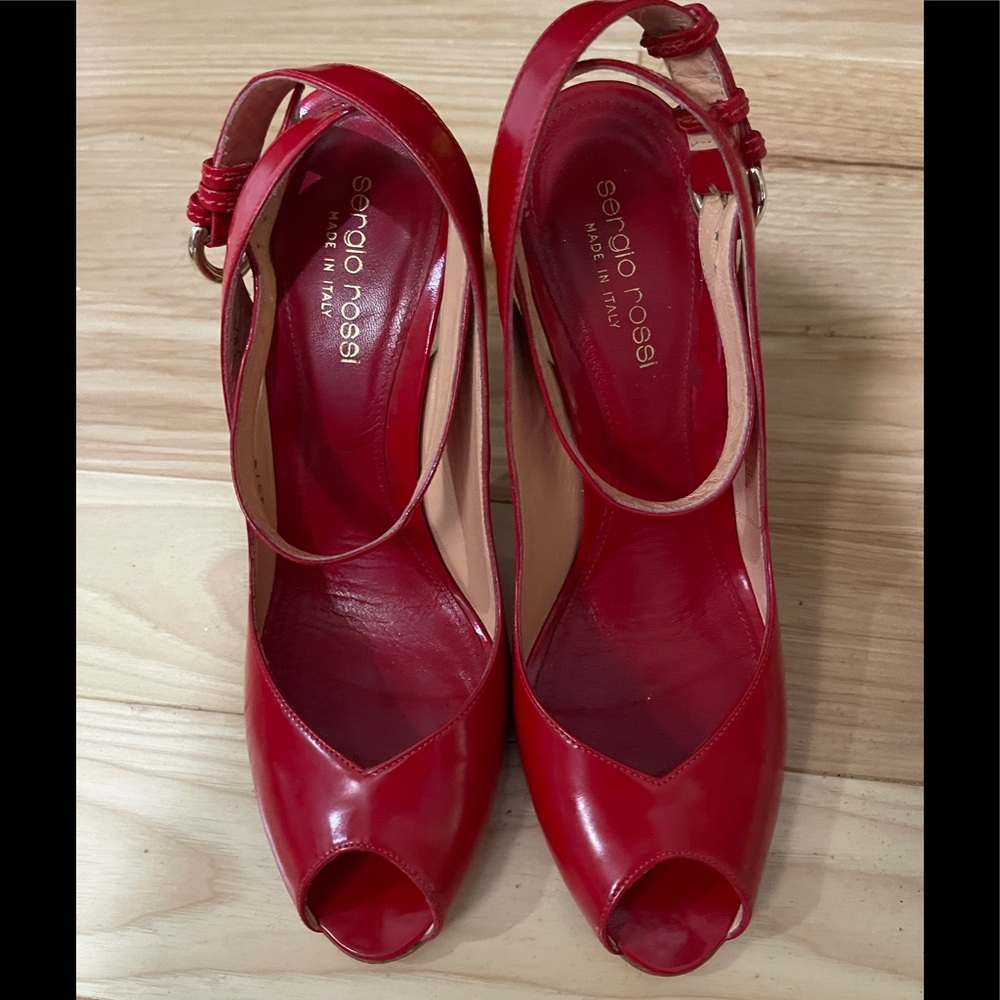 Sergio Rossi Red patent leather ankle strap peep toe heels in great condition